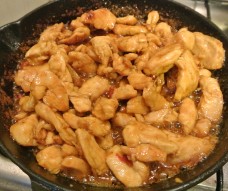 Куриные грудки в карамели и кари