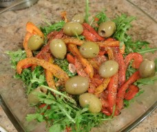 Салат из руколы и болгарского перца