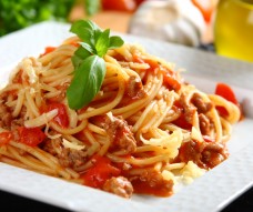 Спагетти с ветчиной в сливочном соусе