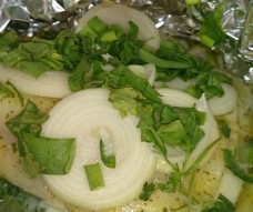 Треска, запеченная с зеленью и специями